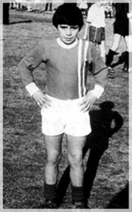 Un giovanissimo Diego Armando Maradona